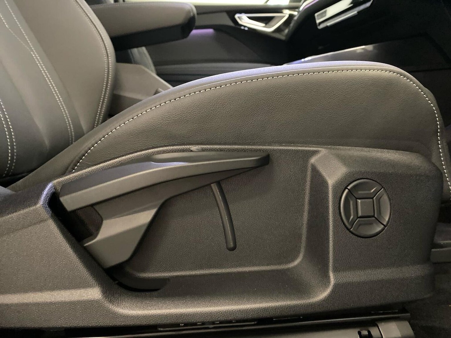 Used Audi Q4 e-tron 2025 for sale - 76177196: Photo 30