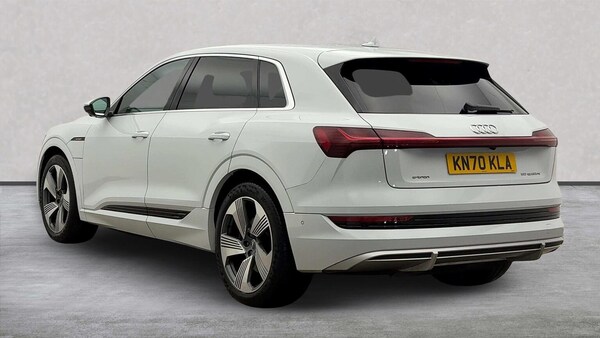 Used Audi e-tron 2020 for sale - 76220475: Photo 2