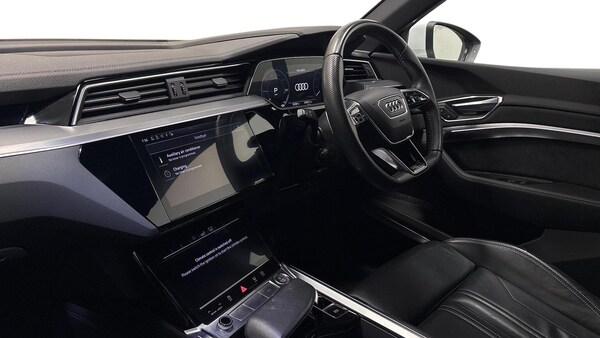 Used Audi e-tron 2020 for sale - 76220475: Photo 4