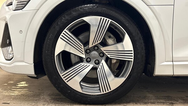 Used Audi e-tron 2020 for sale - 76220475: Photo 9