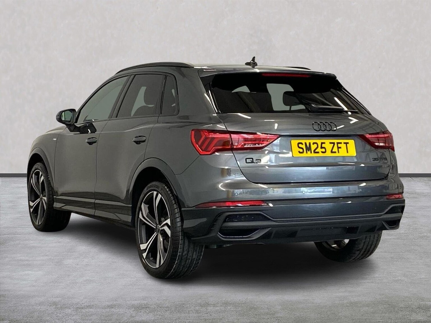 Used Audi Q3 2025 for sale - 76177609: Photo 2