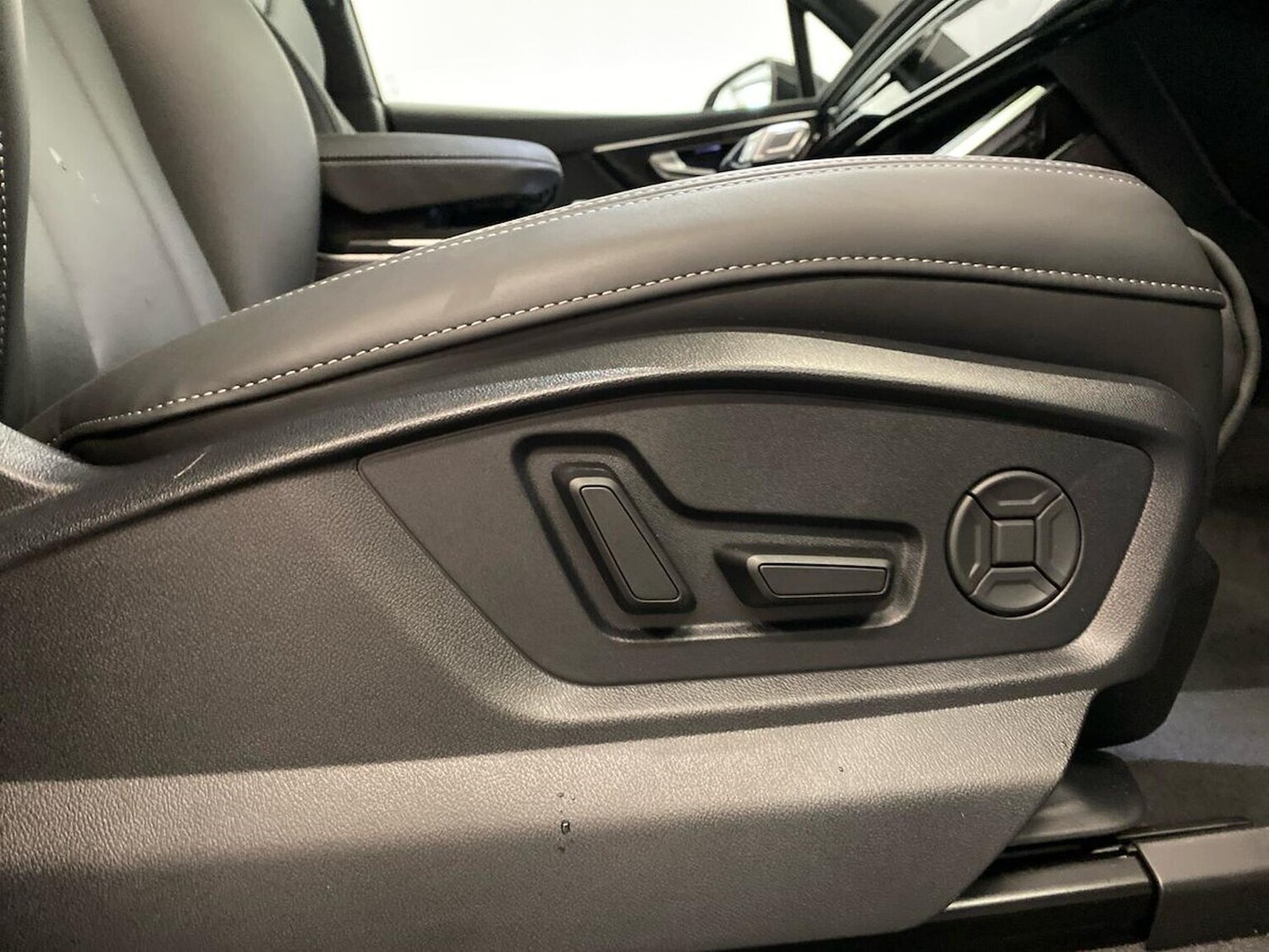 Used Audi Q7 2025 for sale - 76461848: Photo 30