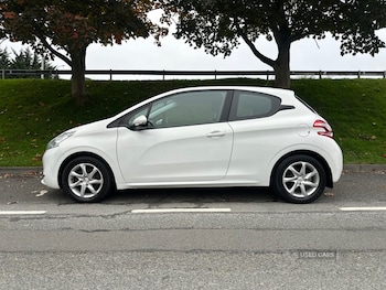 Used Peugeot 208 2013 for sale - 76260655: Photo 3