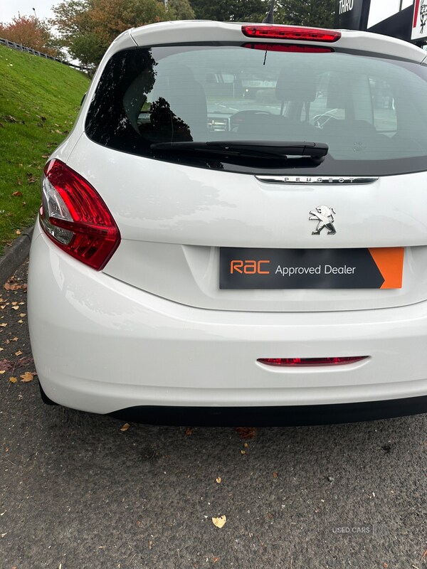 Used Peugeot 208 2013 for sale - 76260655: Photo 8