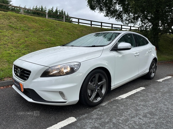 Used Volvo V40 2015 for sale - 74359290: Photo 1