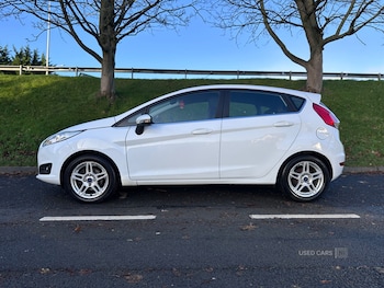 2014 - 1.25 82 Zetec 5dr