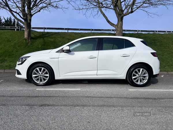 Used Renault Megane 2018 for sale - 77971148: Photo 2