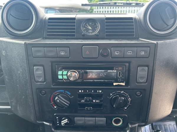 Used Land Rover Defender 2012 for sale - 74961470: Photo 16