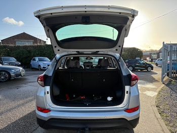 Used Hyundai TUCSON 2015 for sale - 76893059: Photo