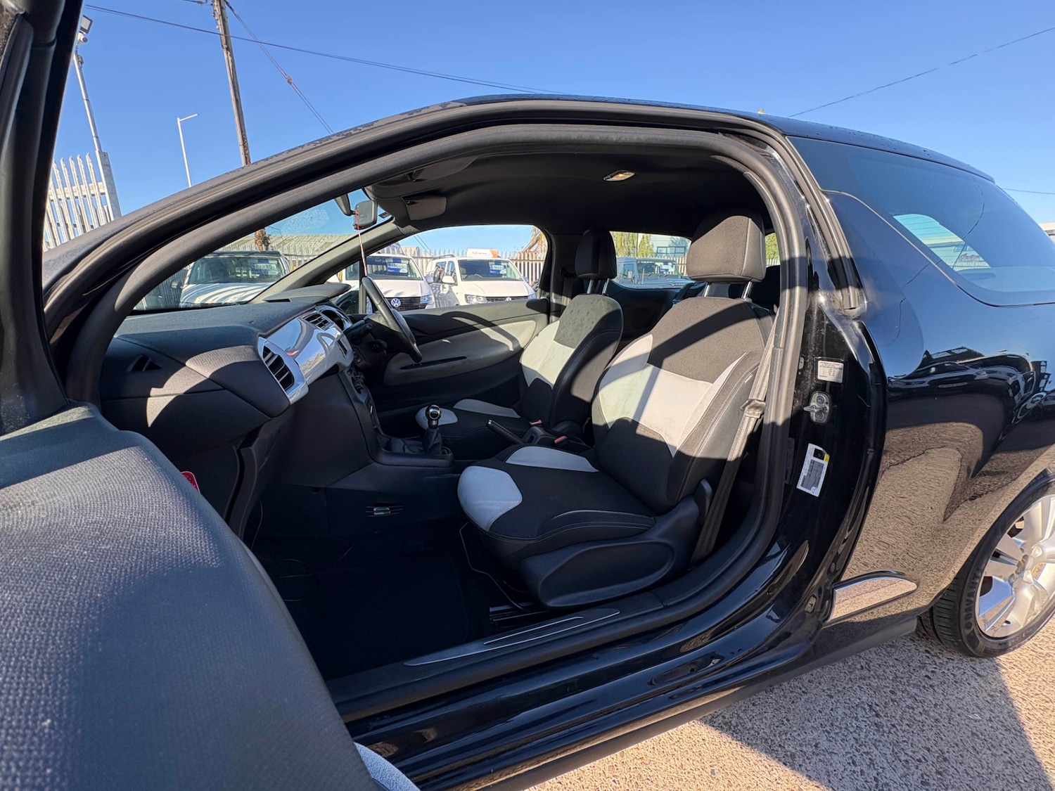 Used Citroen DS3 2014 for sale - 76391264: Photo 12