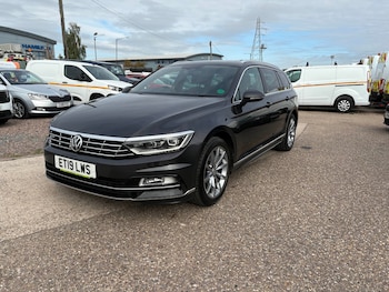 Used Volkswagen Passat 2019 for sale - 76045590: Photo