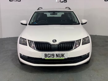 Used Skoda Octavia 2019 for sale - 76100930: Photo