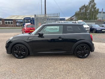 Used MINI Hatch 2021 for sale - 76045619: Photo