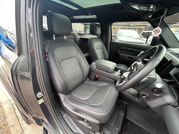 Used Land Rover Defender 2024 for sale - 74961427: Photo 12