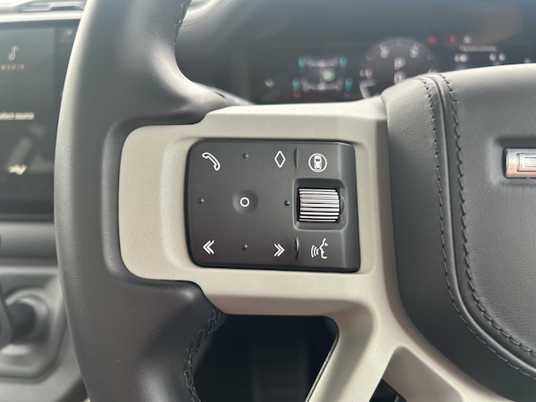 Used Land Rover Defender 2024 for sale - 74961427: Photo 15