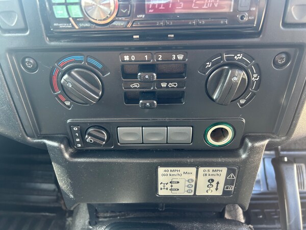 Used Land Rover Defender 2012 for sale - 75178138: Photo 17
