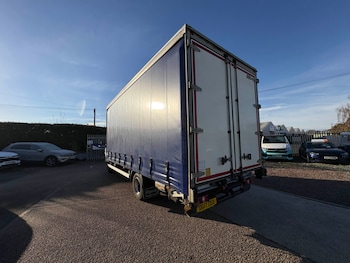 Used Mitsubishi Canter 2017 for sale - 76706183: Photo