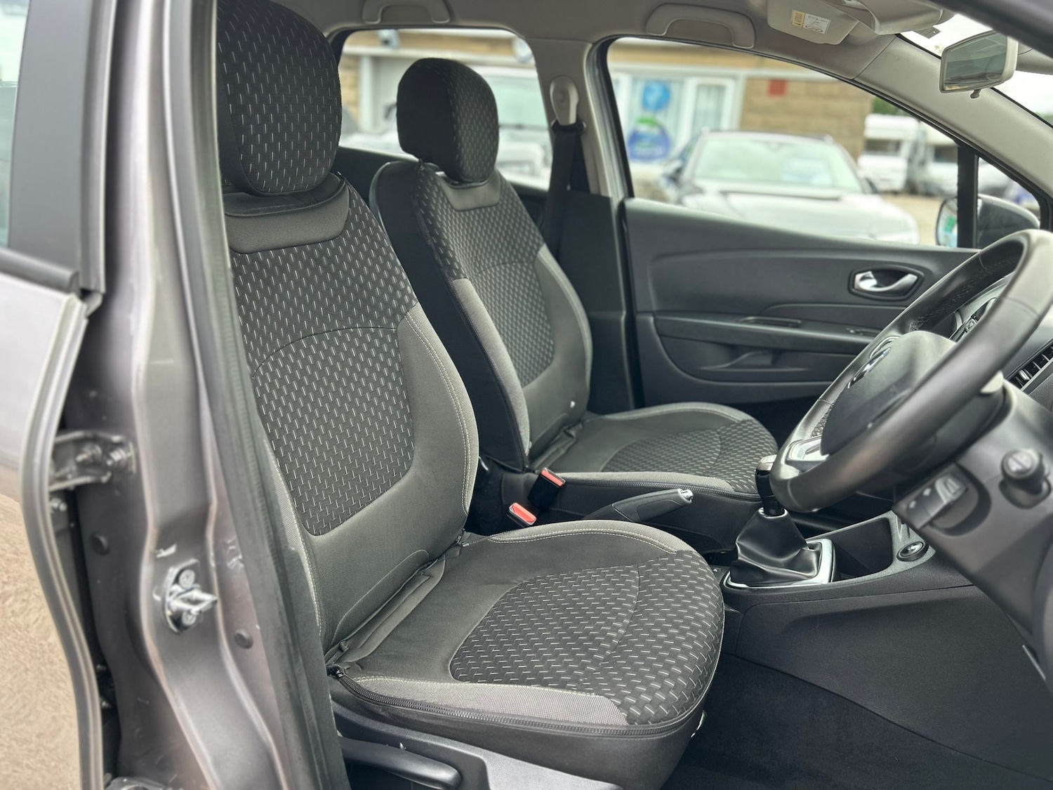 Used Renault Captur 2018 for sale - 76450660: Photo 12