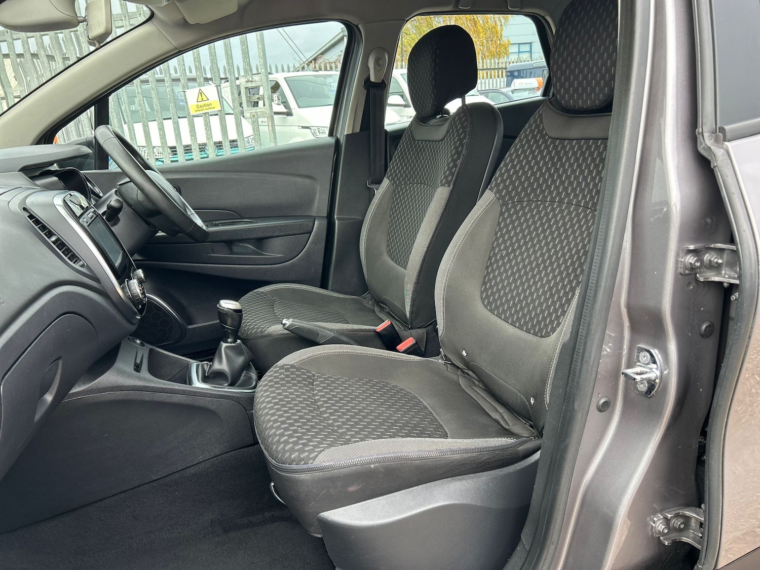 Used Renault Captur 2018 for sale - 76450660: Photo 14