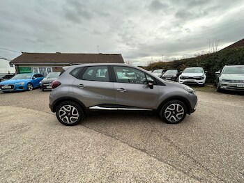 Used Renault Captur 2018 for sale - 76450660: Photo