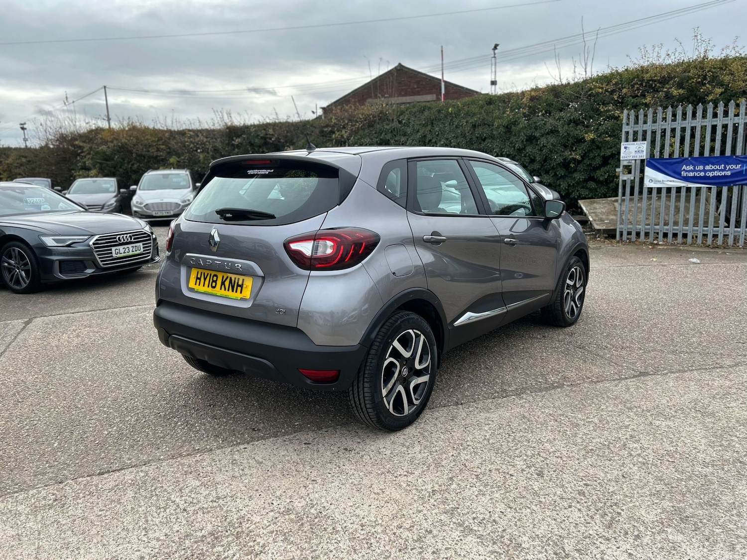Used Renault Captur 2018 for sale - 76450660: Photo 3