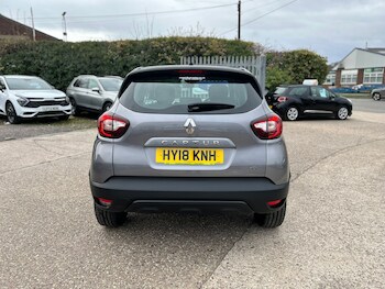 Used Renault Captur 2018 for sale - 76450660: Photo