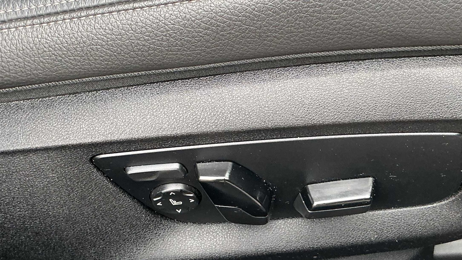 Used BMW 5 Series 2024 for sale - 78187880: Photo 12