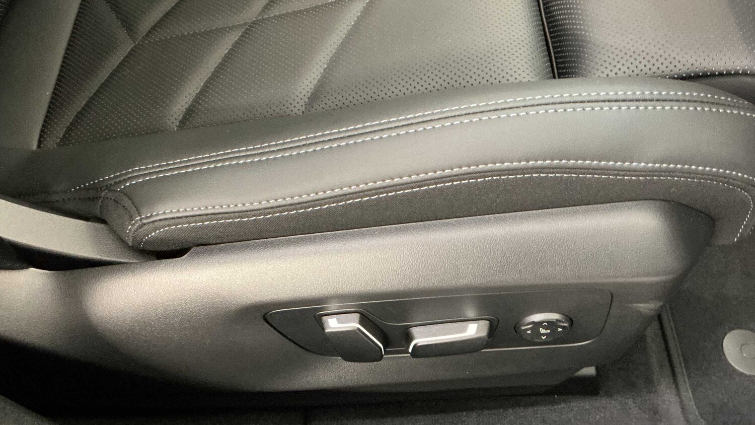 Used BMW 5 Series 2026 for sale - 78188171: Photo 12