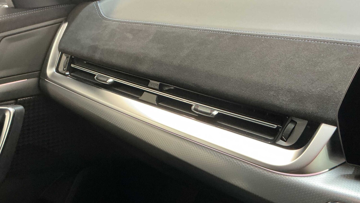 Used BMW iX2 2025 for sale - 76329130: Photo 24