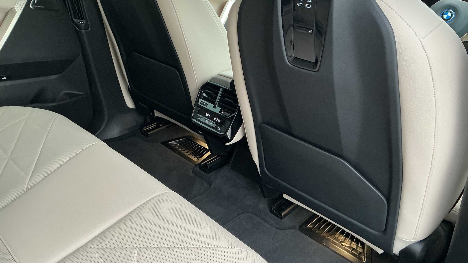 Used BMW iX 2022 for sale - 76476002: Photo 25