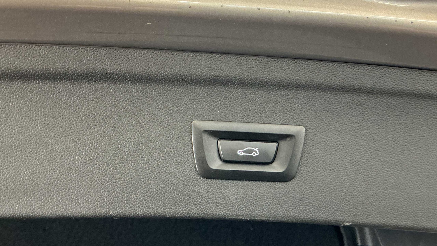 Used BMW iX 2022 for sale - 76476002: Photo 31