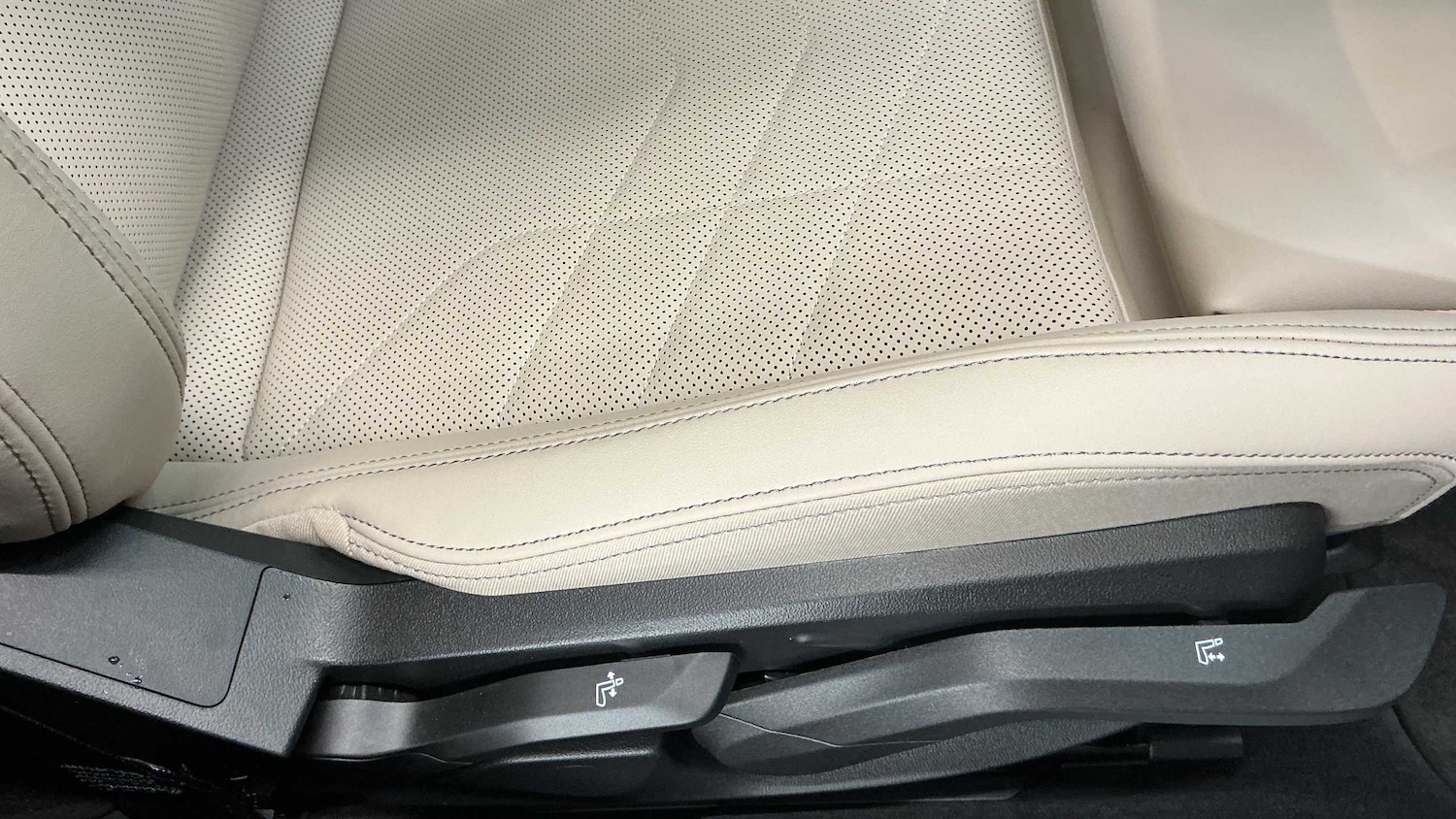 Used BMW 1 Series 2025 for sale - 76339632: Photo 17