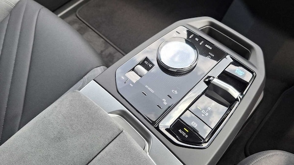 Used BMW iX 2025 for sale - 75218457: Photo 8