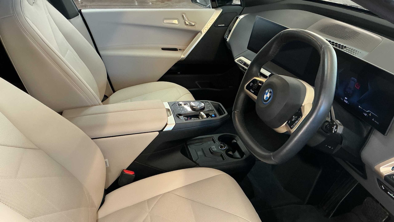 Used BMW iX 2023 for sale - 76804824: Photo 5