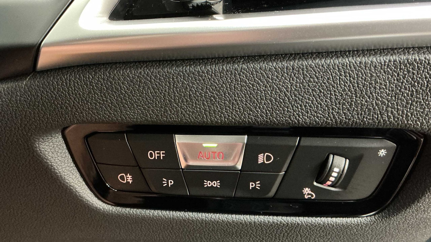 Used BMW 3 Series 2024 for sale - 77928522: Photo 27