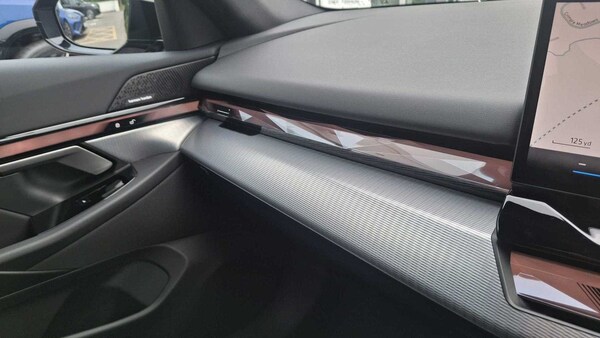 Used BMW 5 Series 2025 for sale - 75271011: Photo 11