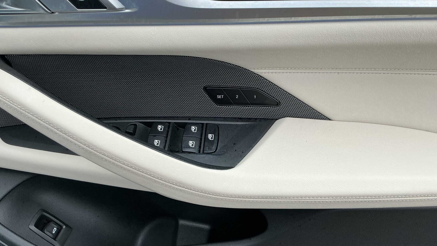 Used BMW i4 2022 for sale - 77942861: Photo 14