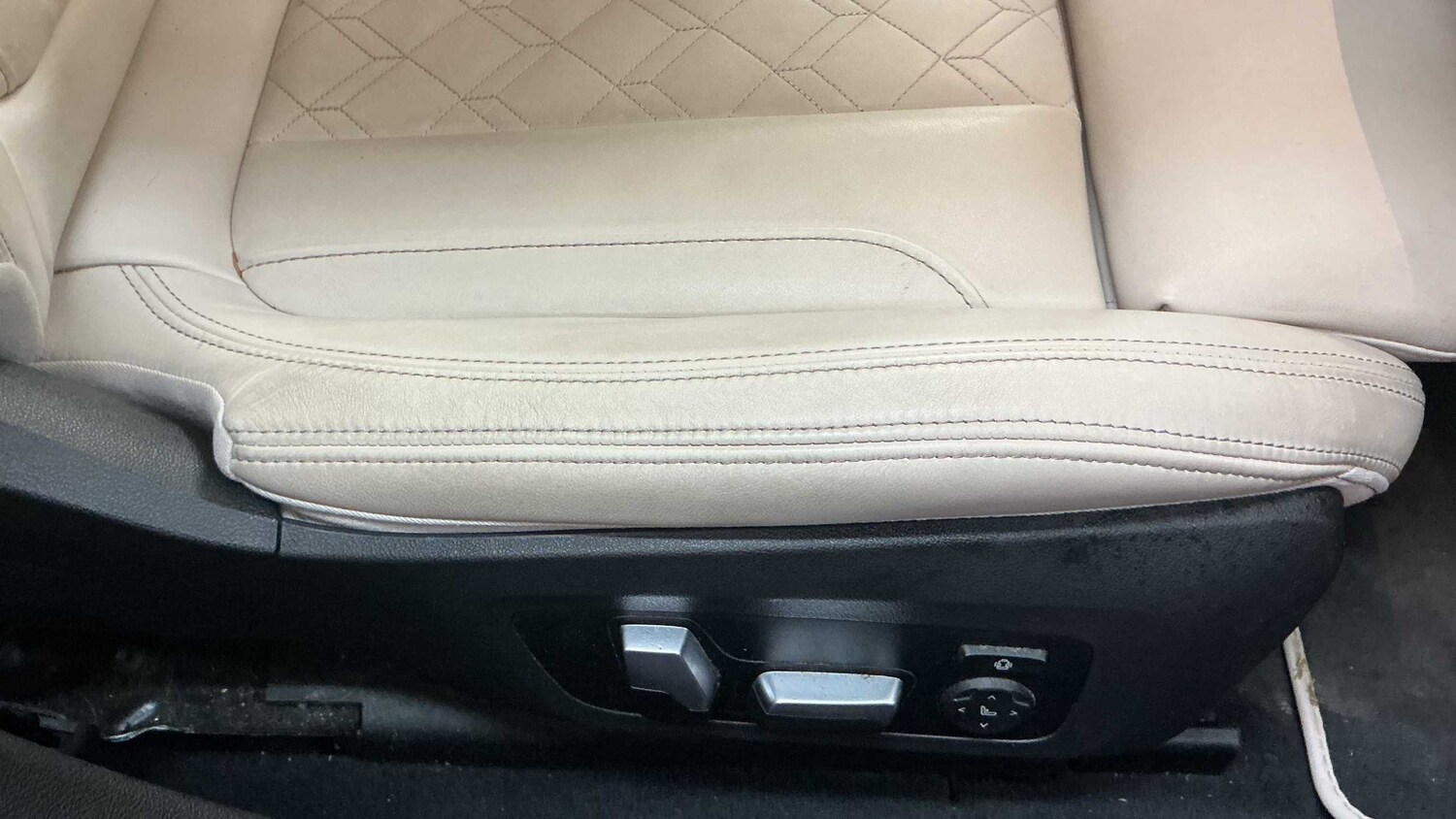 Used BMW i4 2022 for sale - 77942861: Photo 15