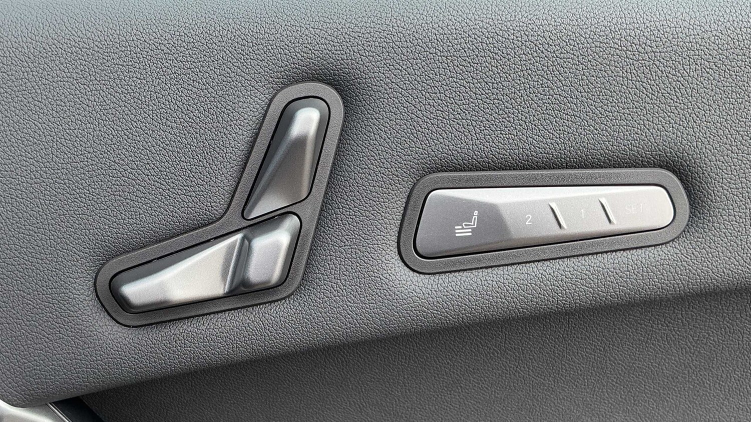 Used BMW iX 2025 for sale - 76339611: Photo 13