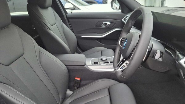 Used BMW 3 Series 2025 for sale - 75260028: Photo 17
