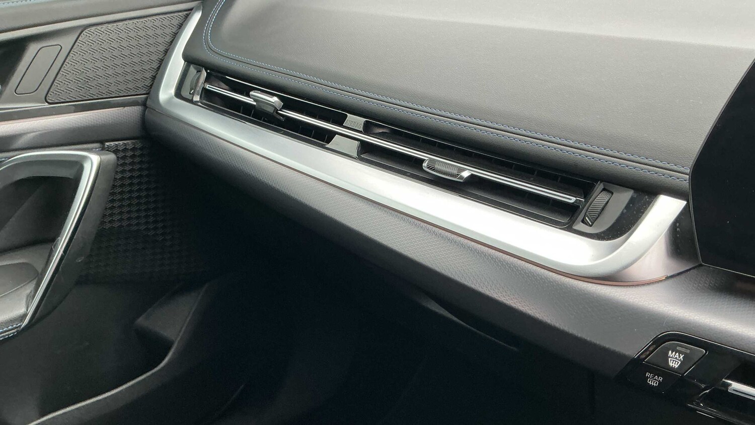 Used BMW iX1 2023 for sale - 78187935: Photo 18