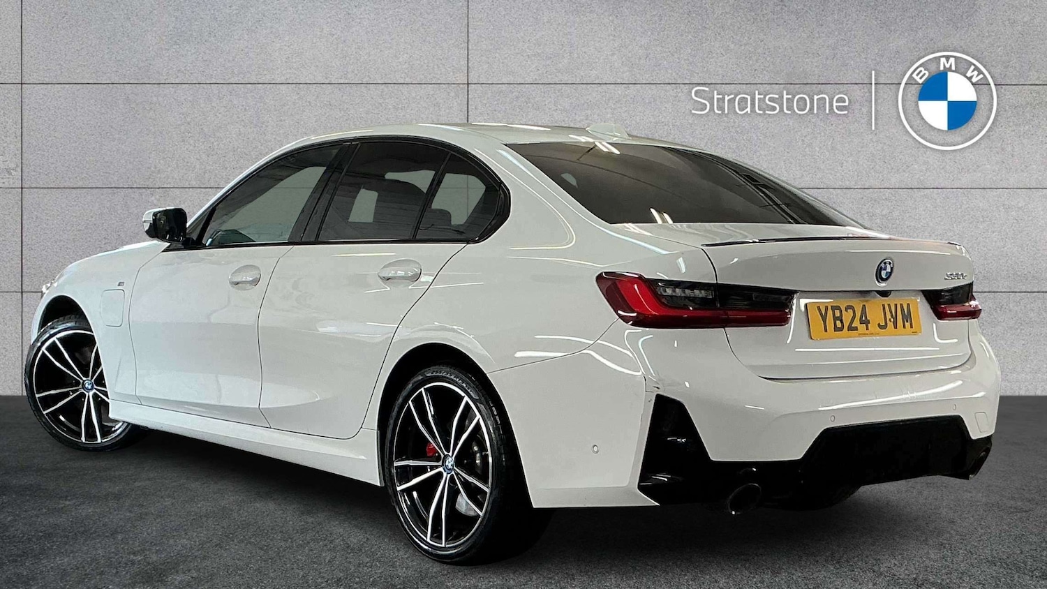 Used BMW 3 Series 2024 for sale - 77960859: Photo 2