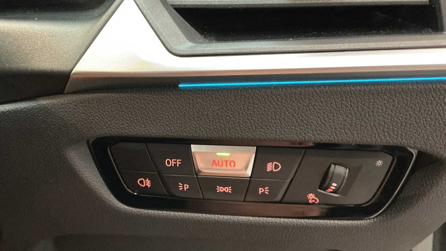 Used BMW 3 Series 2024 for sale - 77960859: Photo 27