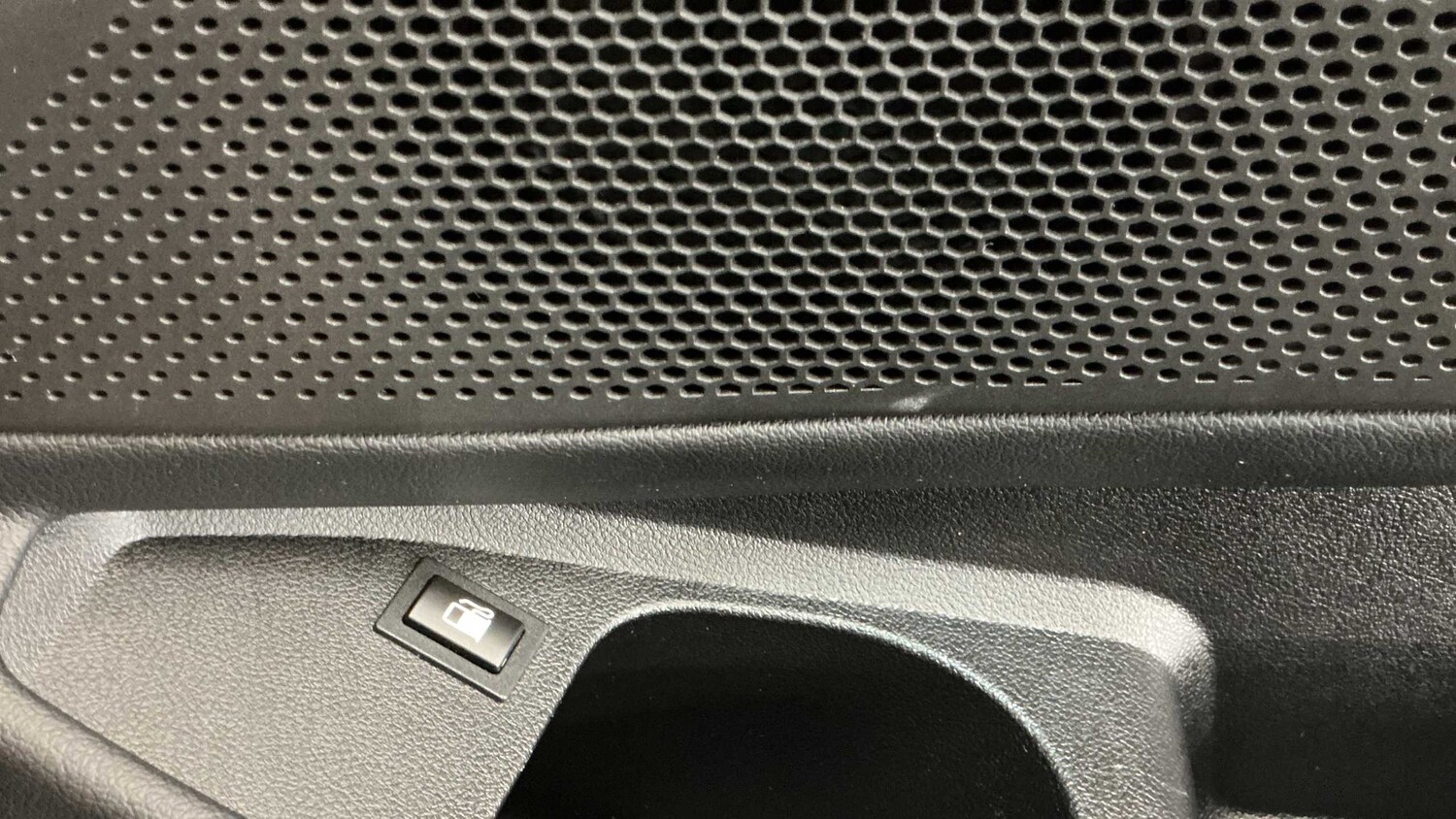 Used BMW 3 Series 2024 for sale - 77960859: Photo 29