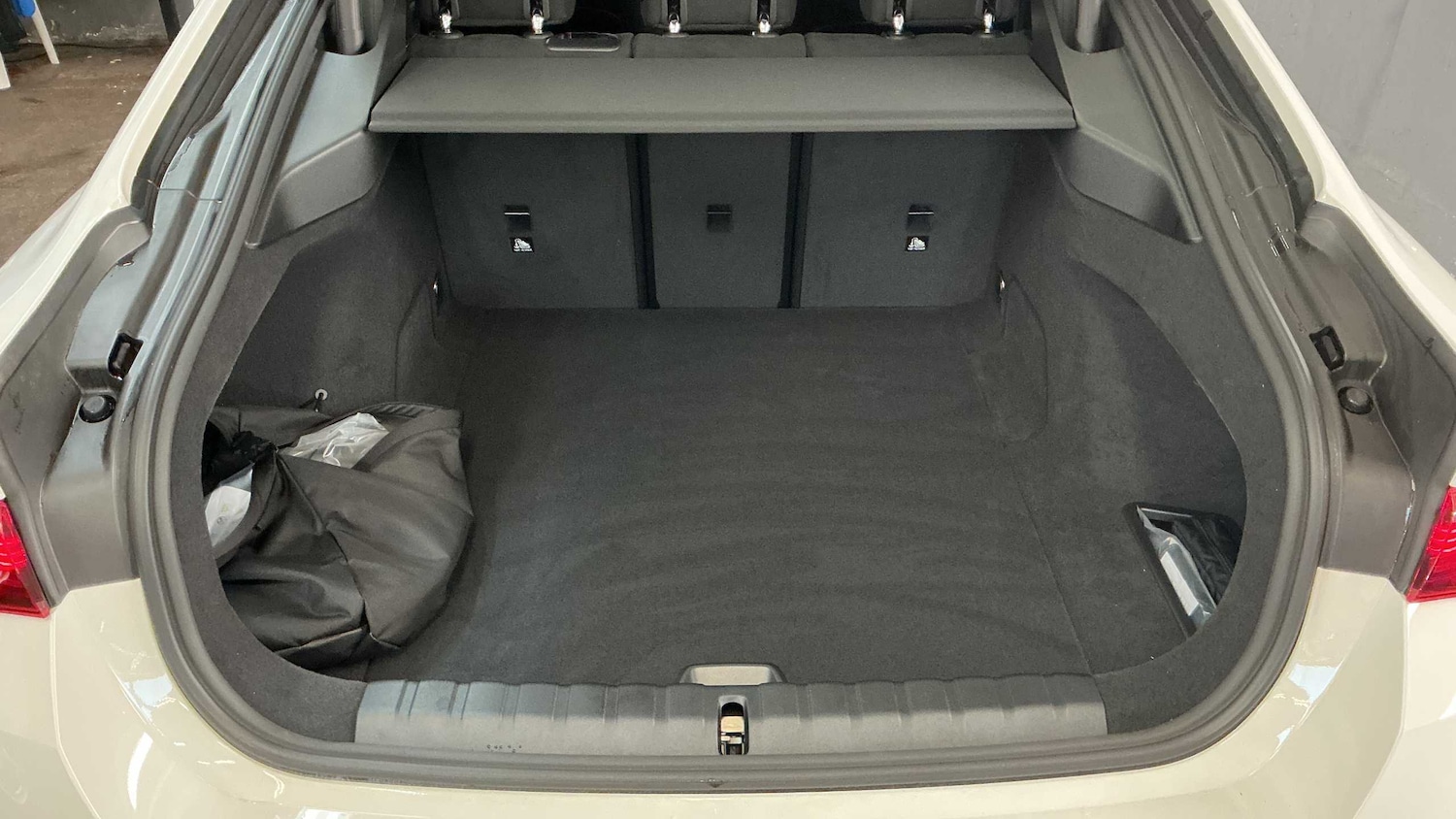 Used BMW i4 2025 for sale - 76339560: Photo 28