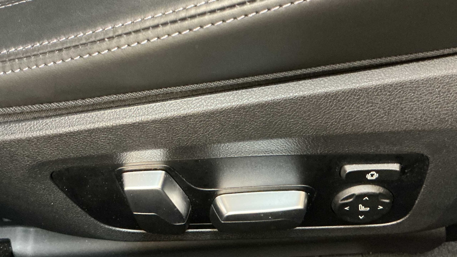 Used BMW M8 2025 for sale - 76587732: Photo 17