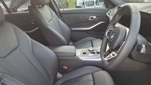 Used BMW 3 Series 2025 for sale - 75249100: Photo 4