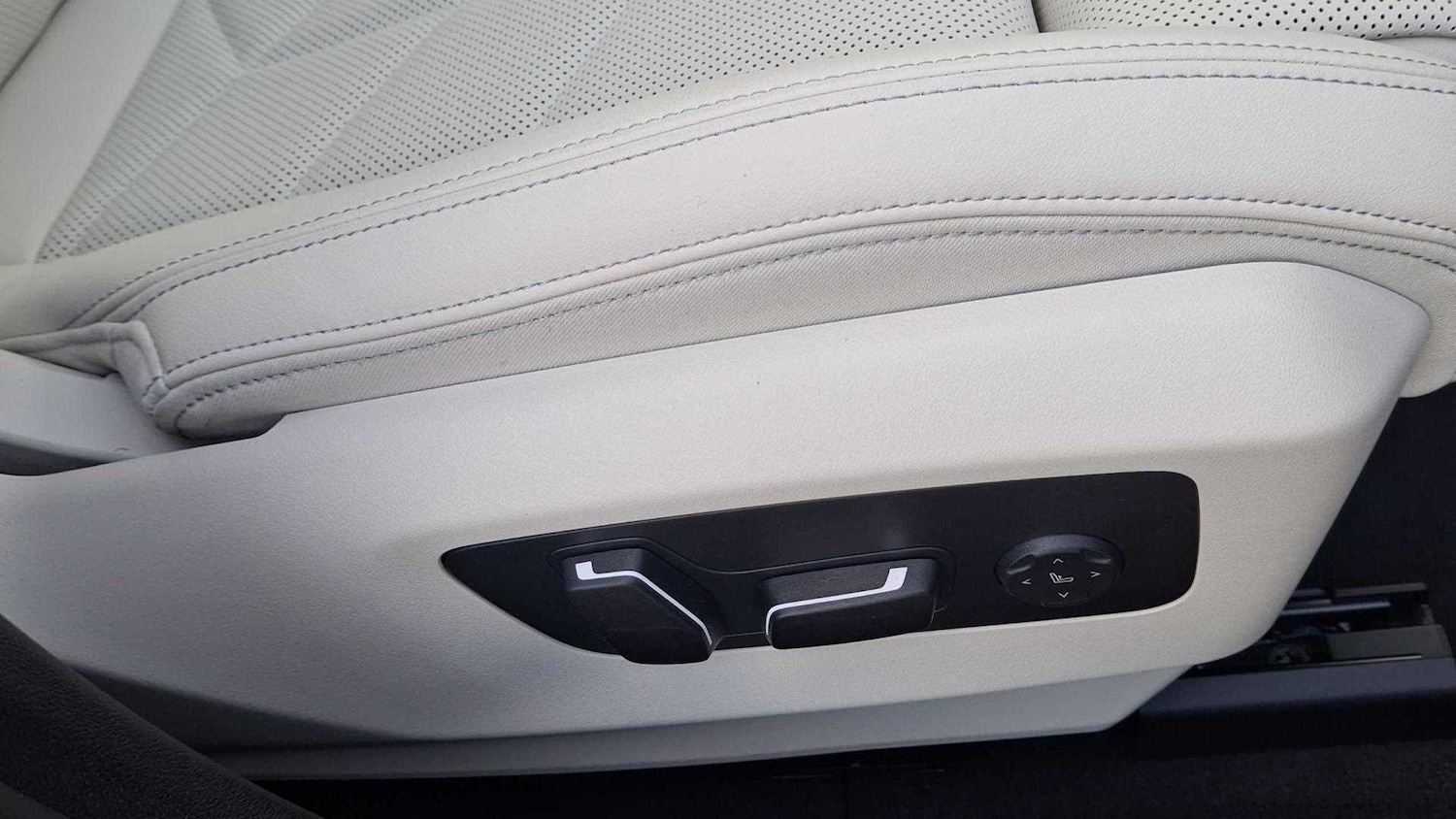 Used BMW 5 Series 2025 for sale - 76362556: Photo 15