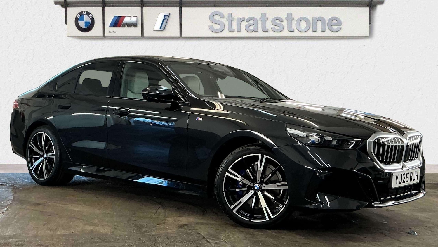 Used BMW 5 Series 2025 for sale - 76401409: Photo 1