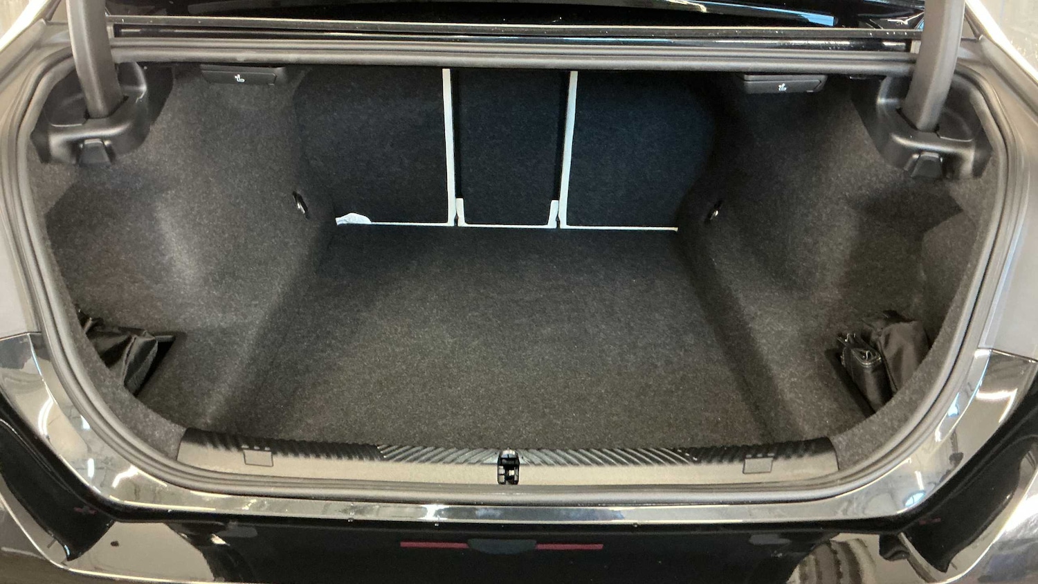 Used BMW 5 Series 2025 for sale - 76401409: Photo 30